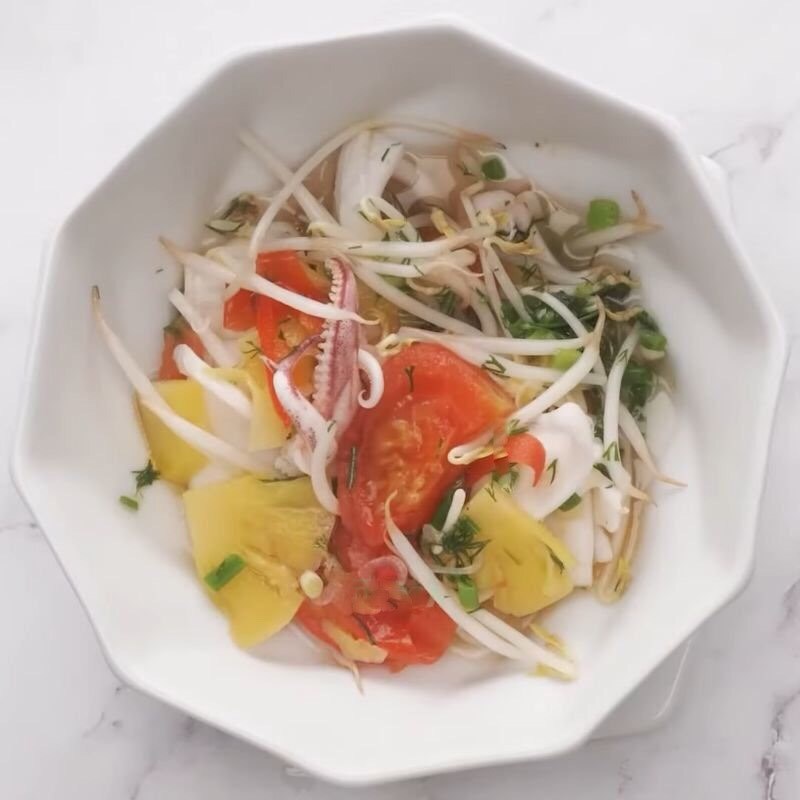 Step 4 Completion Squid soup with pineapple