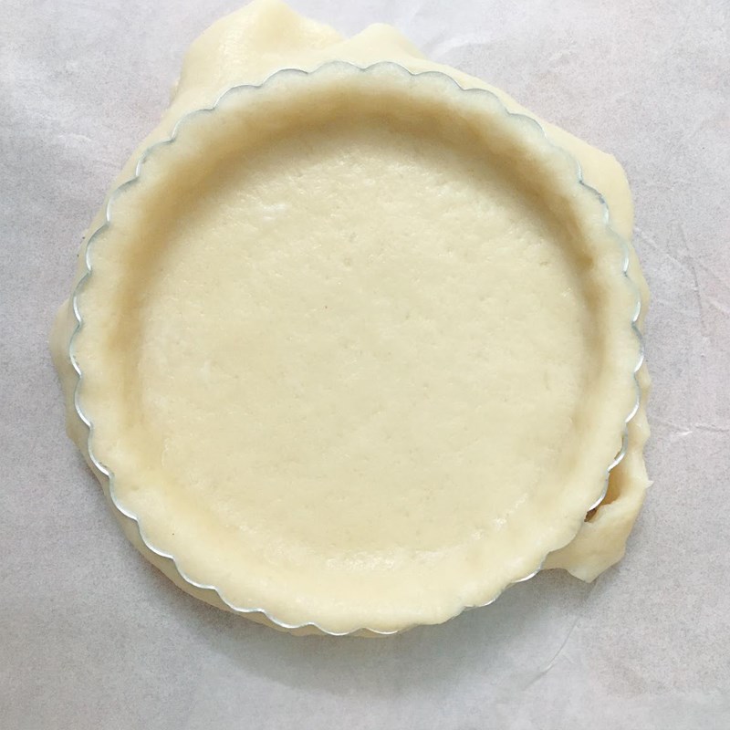 Step 3 Making the cake mold Traditional baked apple pie
