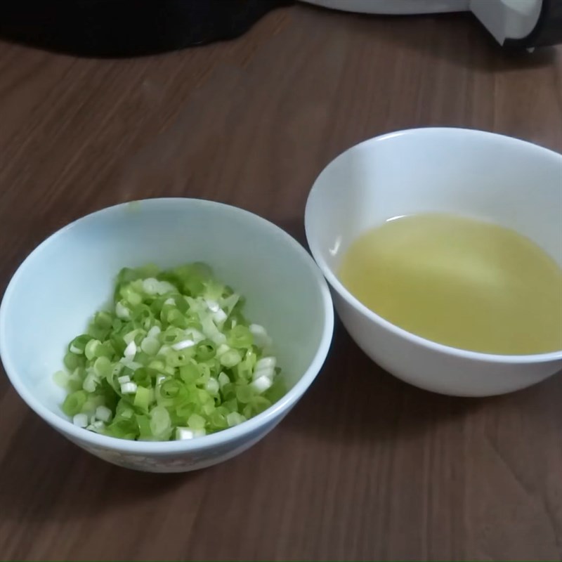 Step 2 Make scallion oil Corn roasted with scallion oil
