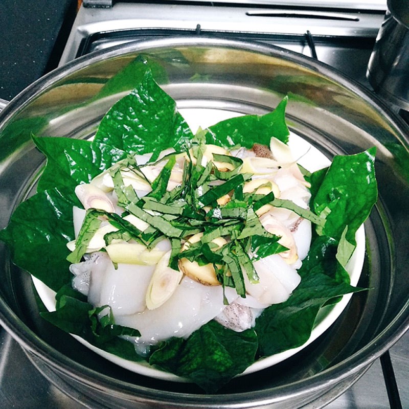 Step 3 Steamed Squid with Betel Leaves Steamed Squid with Betel Leaves