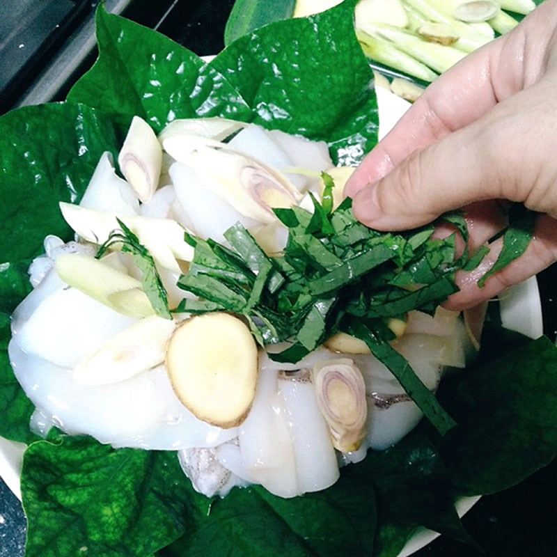 Step 3 Steamed Squid with Betel Leaves Steamed Squid with Betel Leaves