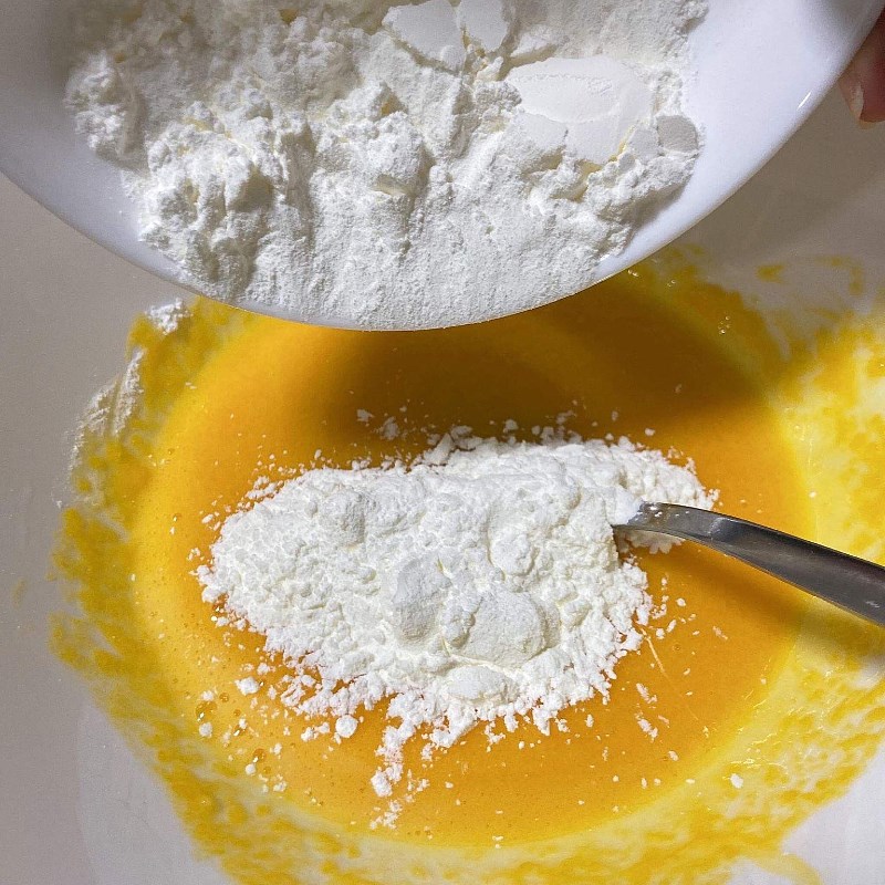 Step 1 Make the filling for Chocolate Milk Egg Bread