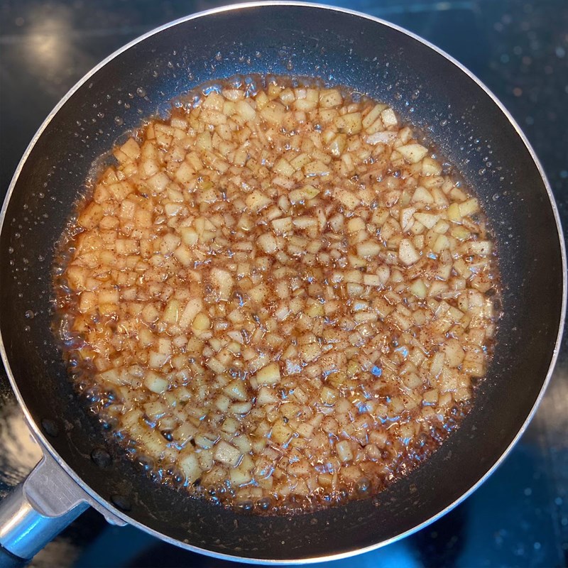 Step 4 Making the filling Traditional baked apple pie