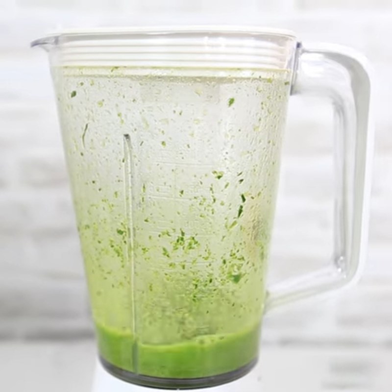 Step 1 Make pandan extract for pandan yogurt