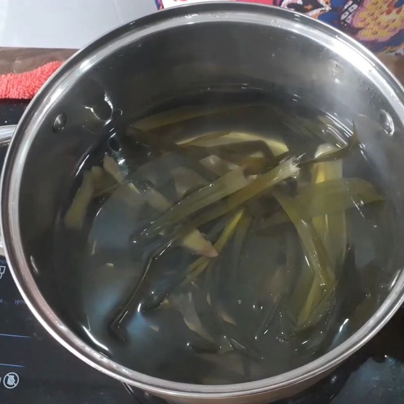 Step 6 Make the syrup Chinese Mugwort Cake