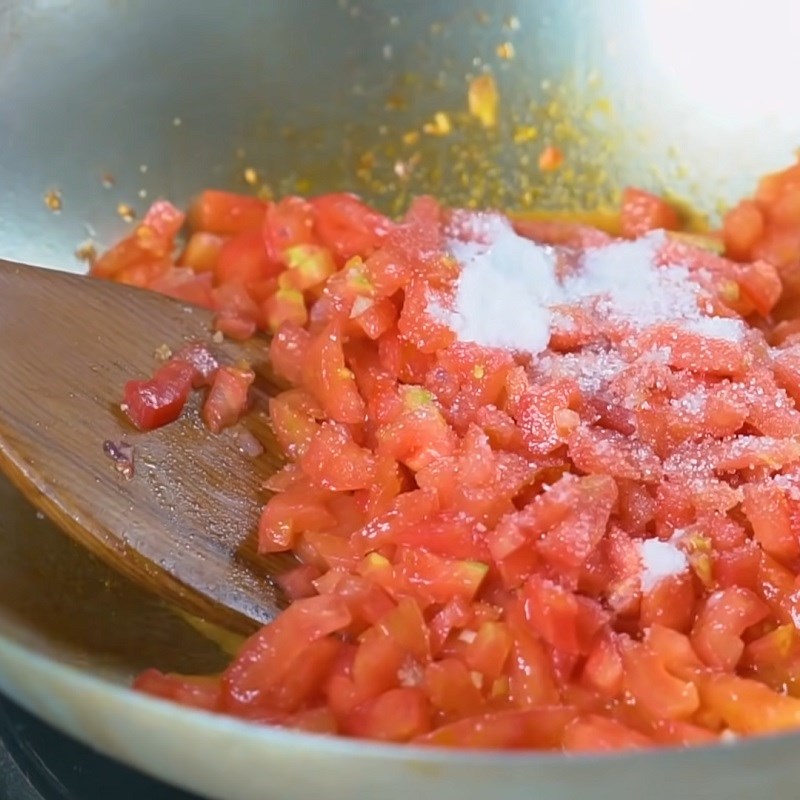 Step 1 Make tomato sauce for beef stew with beans