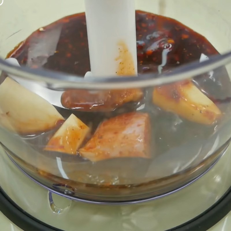 Step 2 Make chicken marination sauce for roasted chicken noodles using an air fryer
