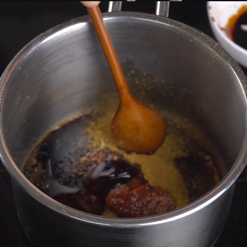 Step 4 Make chicken marinade Spicy shredded chicken (spicy chicken floss)