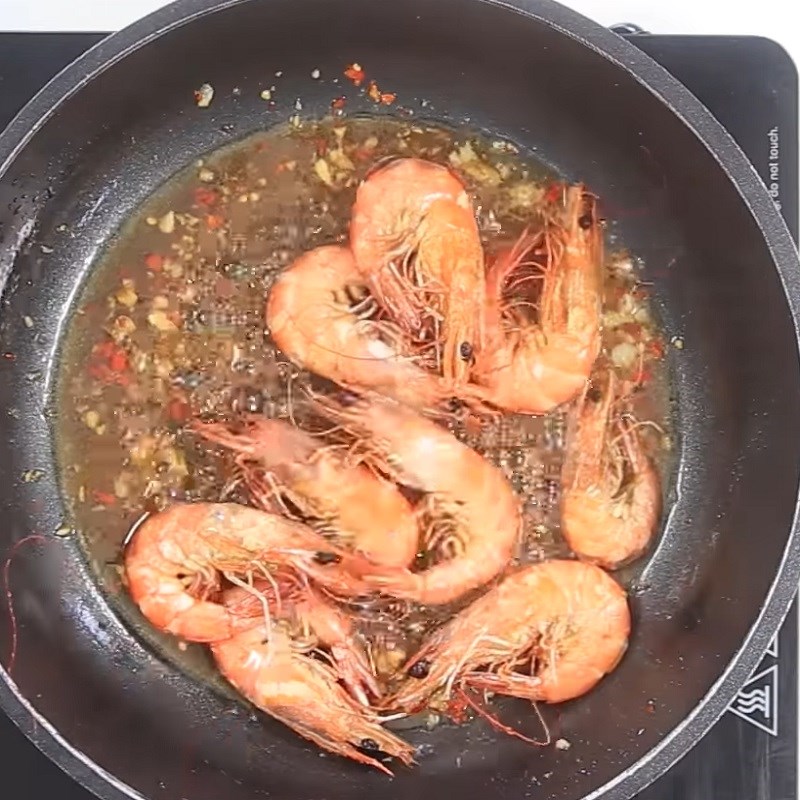 Step 3 Make tamarind shrimp Thai style