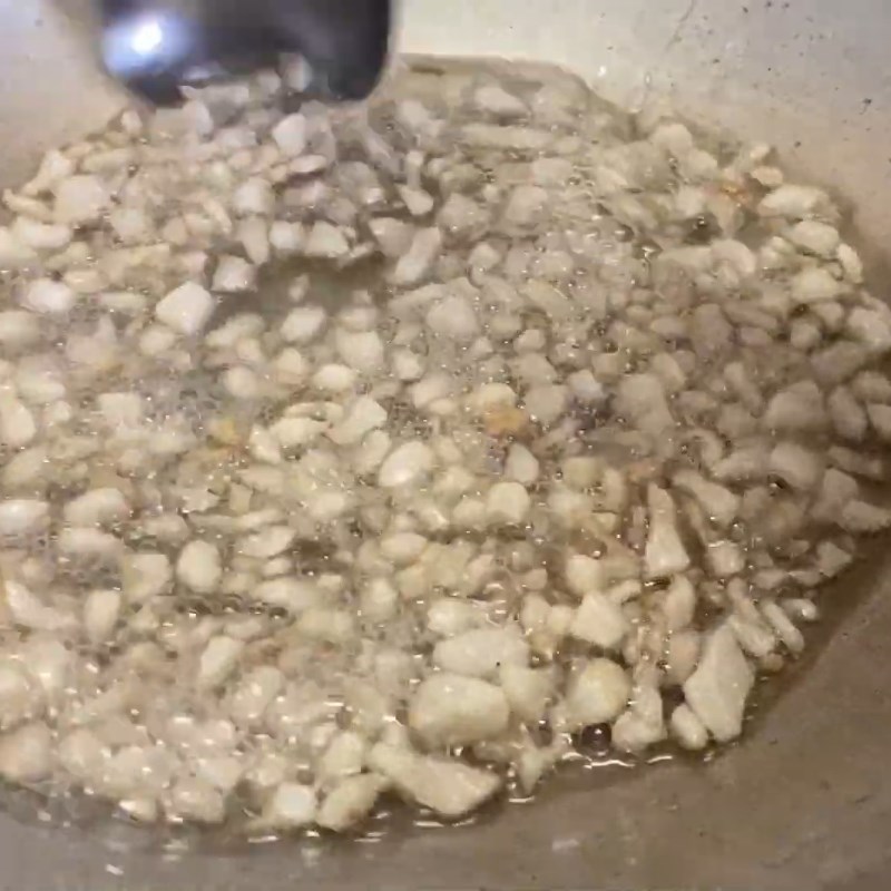 Step 3 Make crispy pork fat Grilled razor clams with onion fat