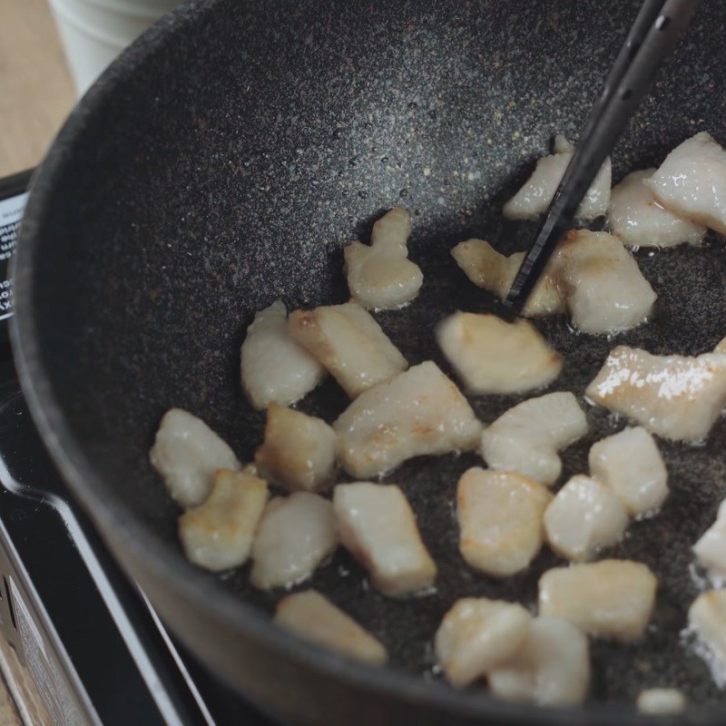 Step 4 Making crispy pork cracklings for noodle soup