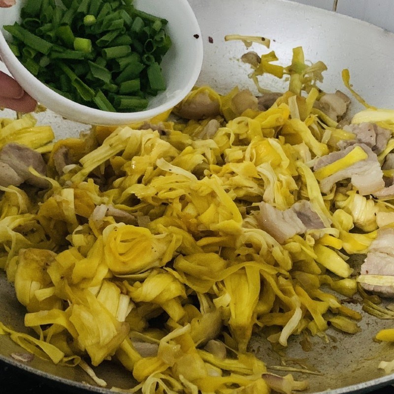 Step 2 Stir-fried jackfruit fibers with pork Stir-fried jackfruit fibers with pork