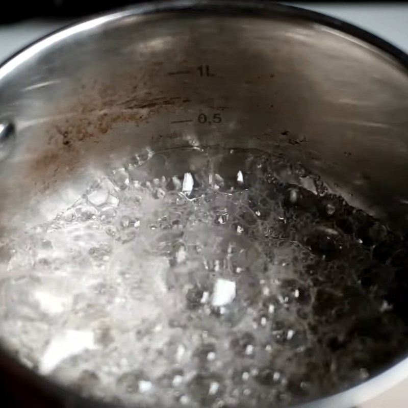 Step 1 Cook the sugar syrup for Dalgona latte