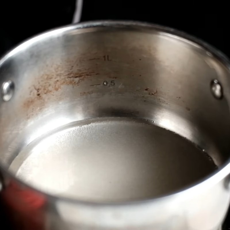 Step 1 Cook the sugar syrup for Dalgona latte