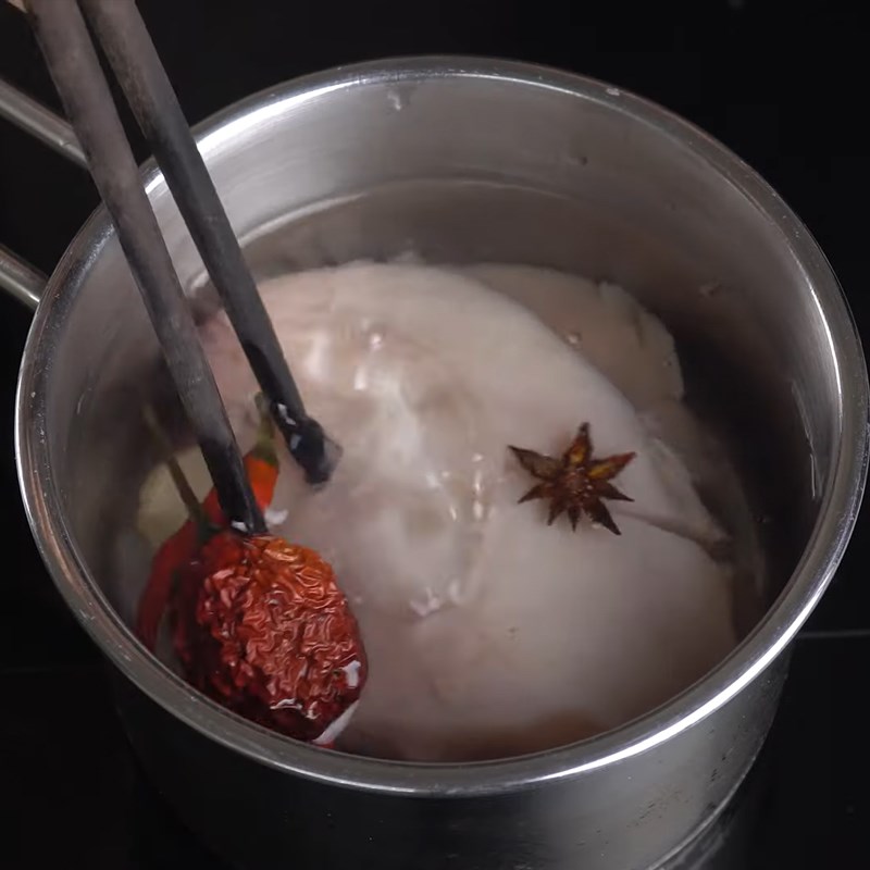Step 2 Boil the chicken Spicy chicken floss