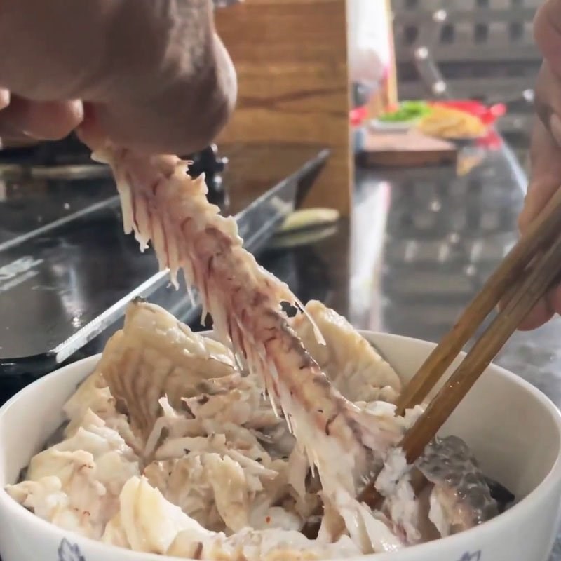 Step 2 Boil and Remove the Fish Bones for Snakehead Fish Porridge