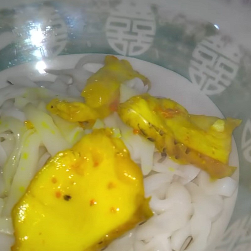 Step 4 Completion Quang noodles with snakehead fish