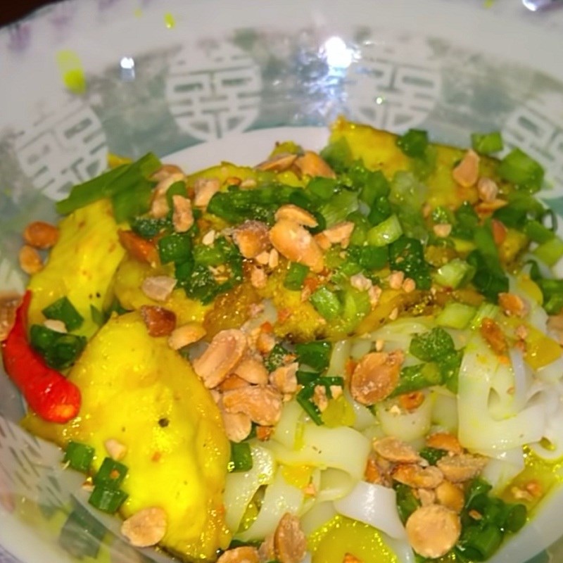 Step 4 Completion Quang noodles with snakehead fish