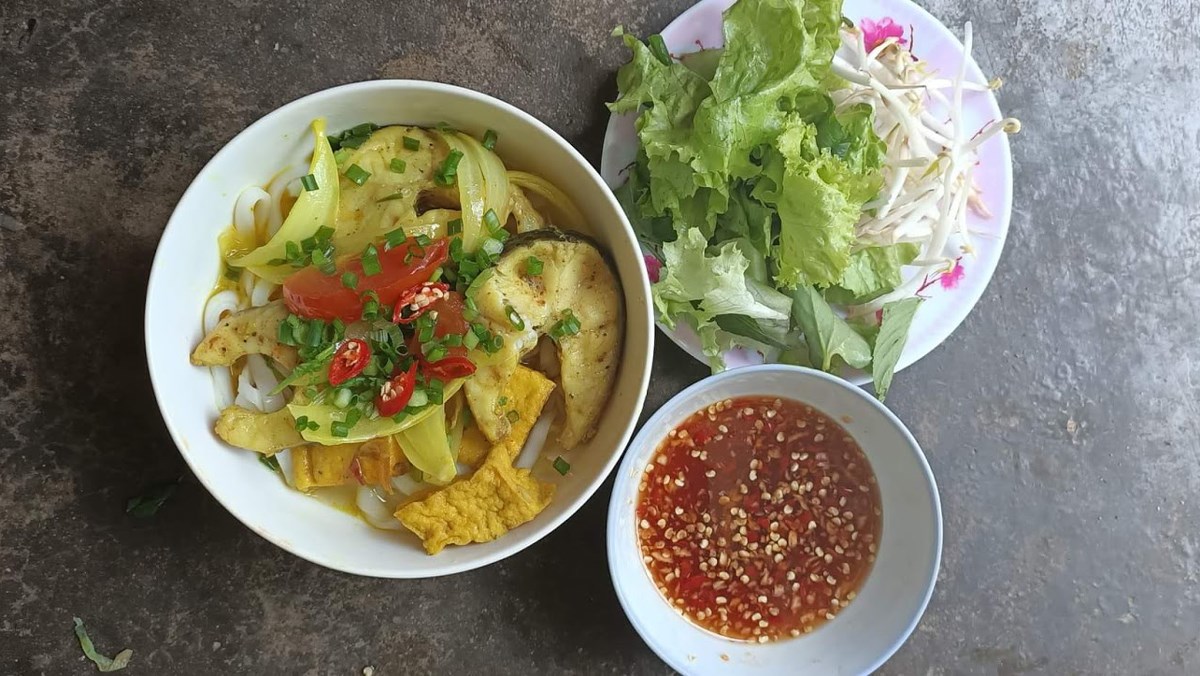 2 Unique Ways to Cook Catfish Quang Noodles with Rich Flavor, Appealing, and Super Simple 2 Snakehead fish quang noodles (recipe shared by a user)