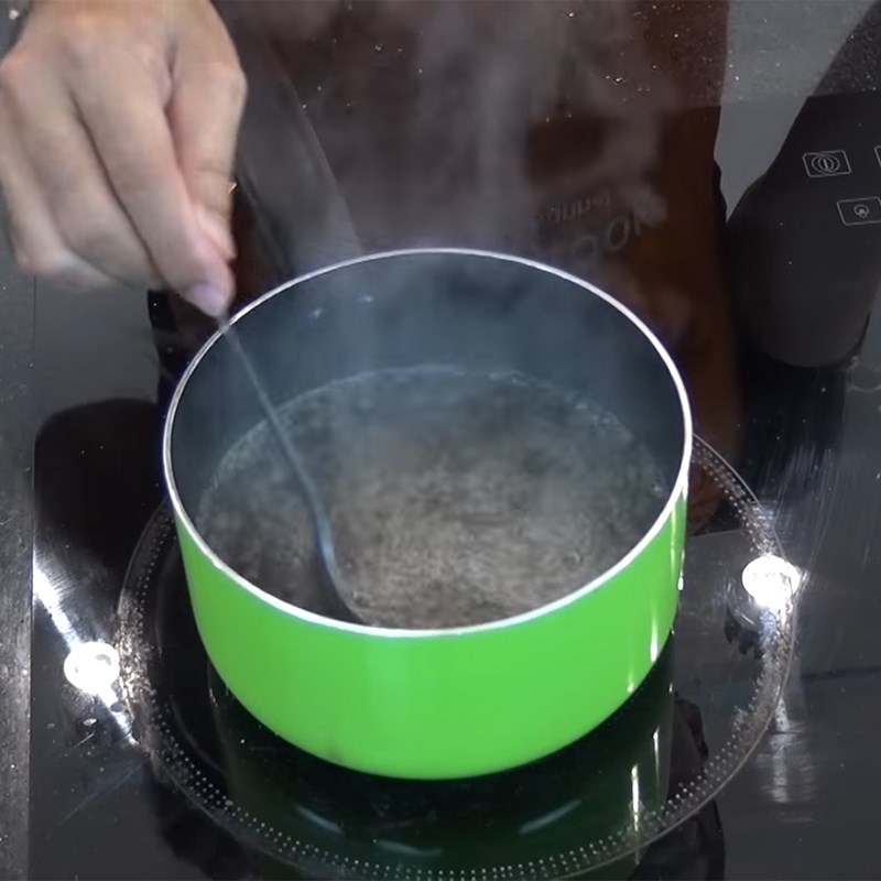 Step 2 Cook the sauce for the pickled beef