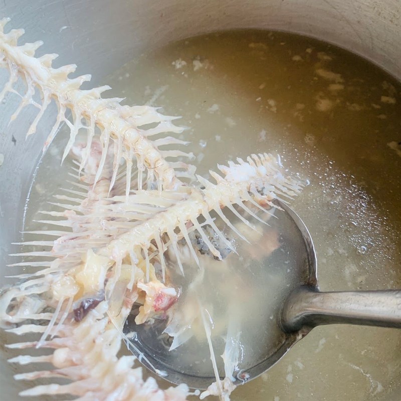 Step 3 Cook the snakehead fish cake Snakehead fish cake (recipe shared by users)