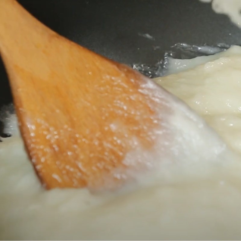 Step 4 Cooking traditional pink cake dough