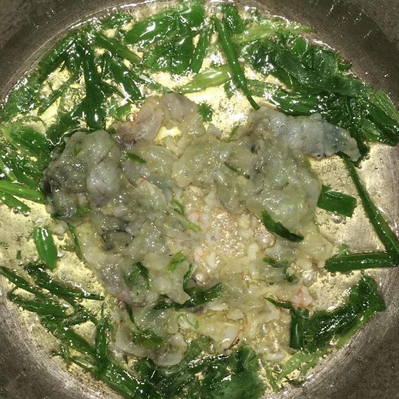 Step 3 Cook the soup for Fresh Shrimp Mustard Greens Soup