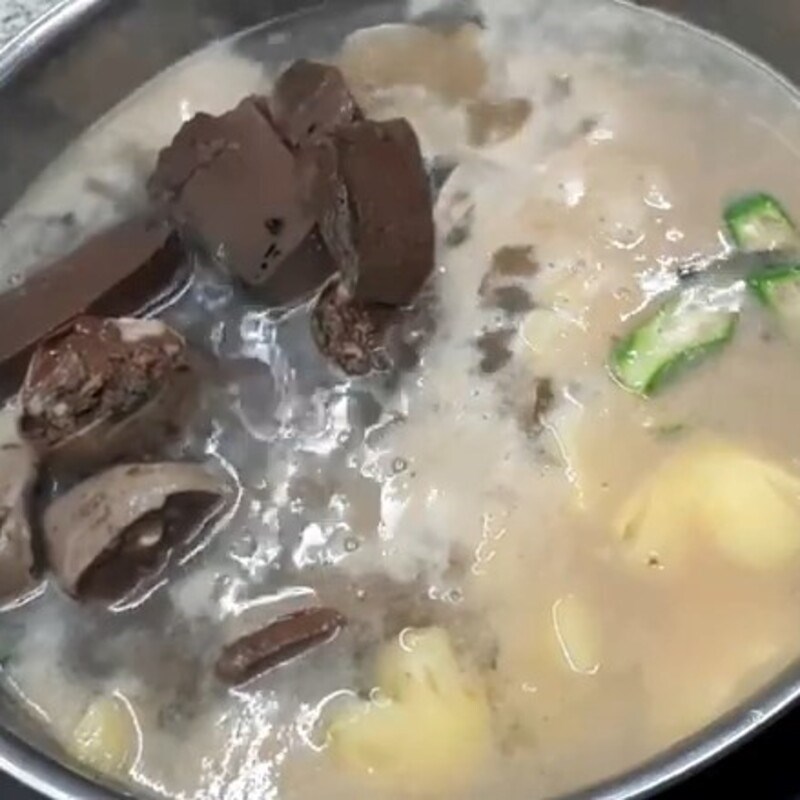 Step 3 Cooking soup Pork offal soup with blood