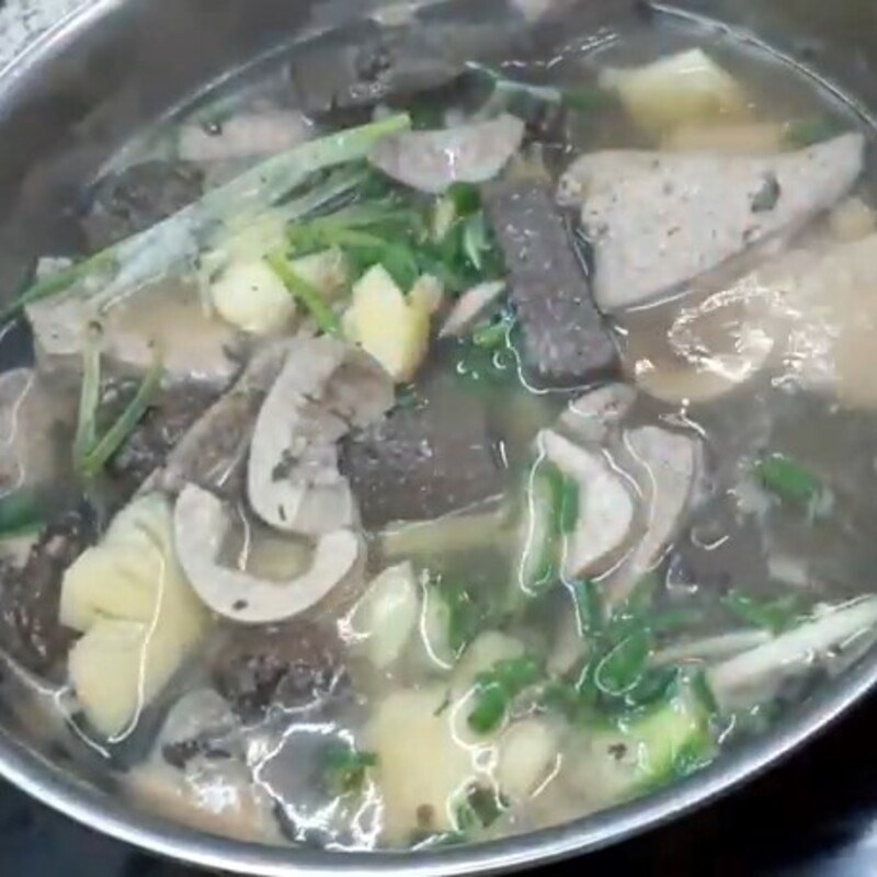 Step 3 Cooking soup Pork offal soup with blood