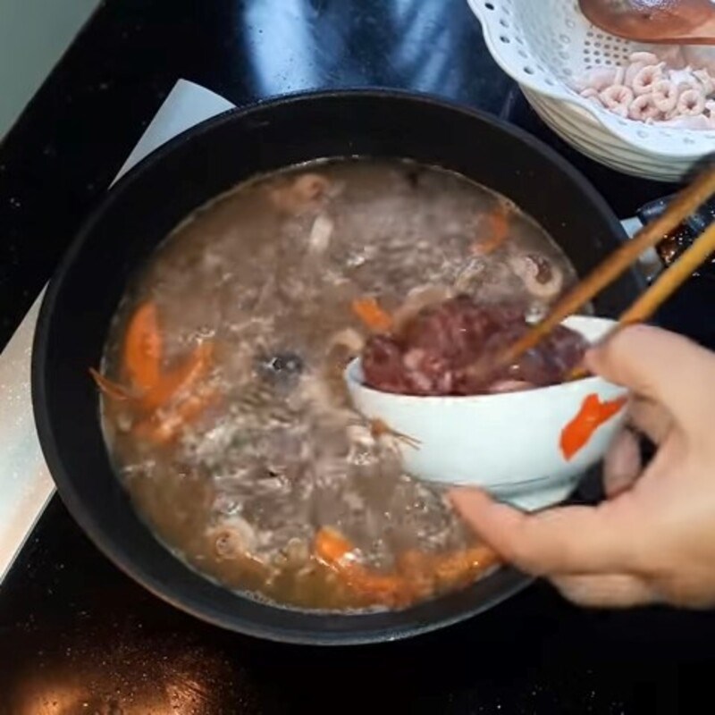 Step 4 Cooking Pig Intestine Soup