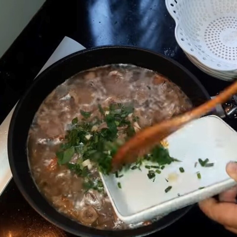 Step 4 Cooking Pig Intestine Soup