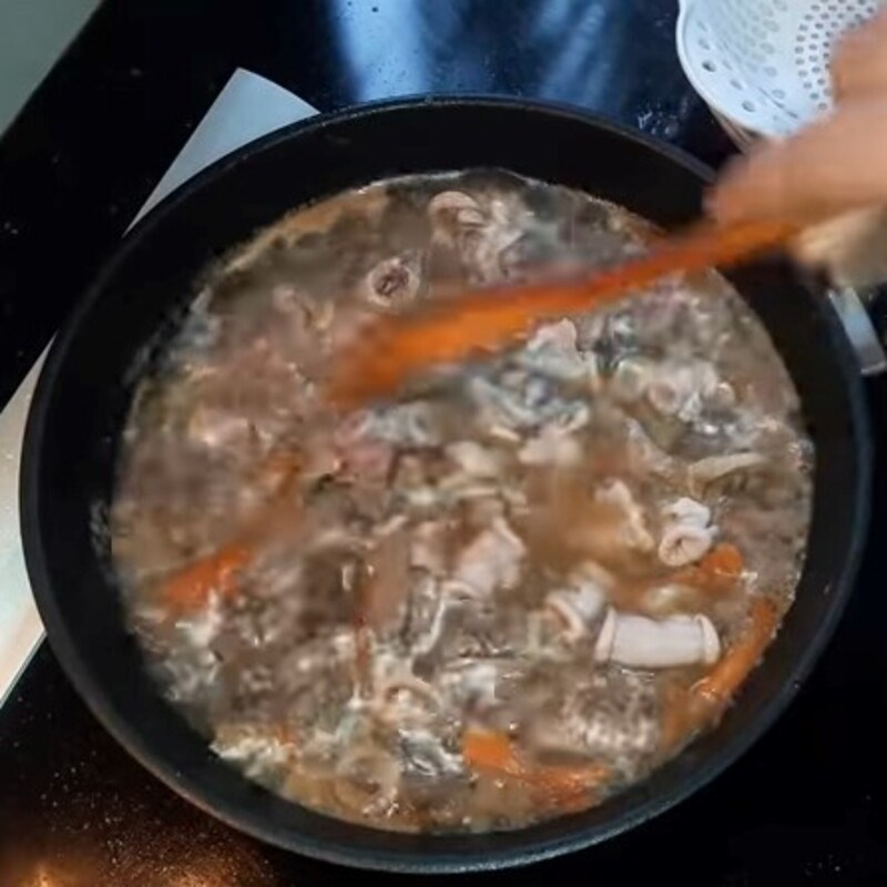 Step 4 Cooking Pig Intestine Soup
