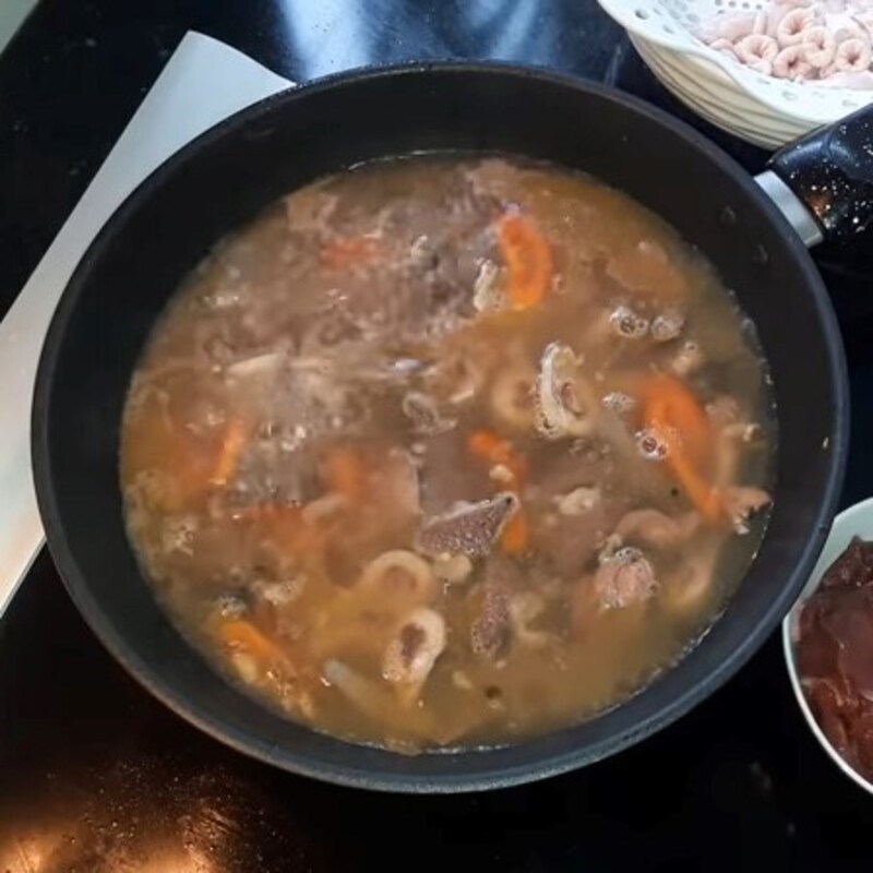 Step 4 Cooking Pig Intestine Soup