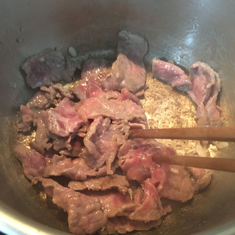 Step 3 Cook the soup for cabbage beef soup