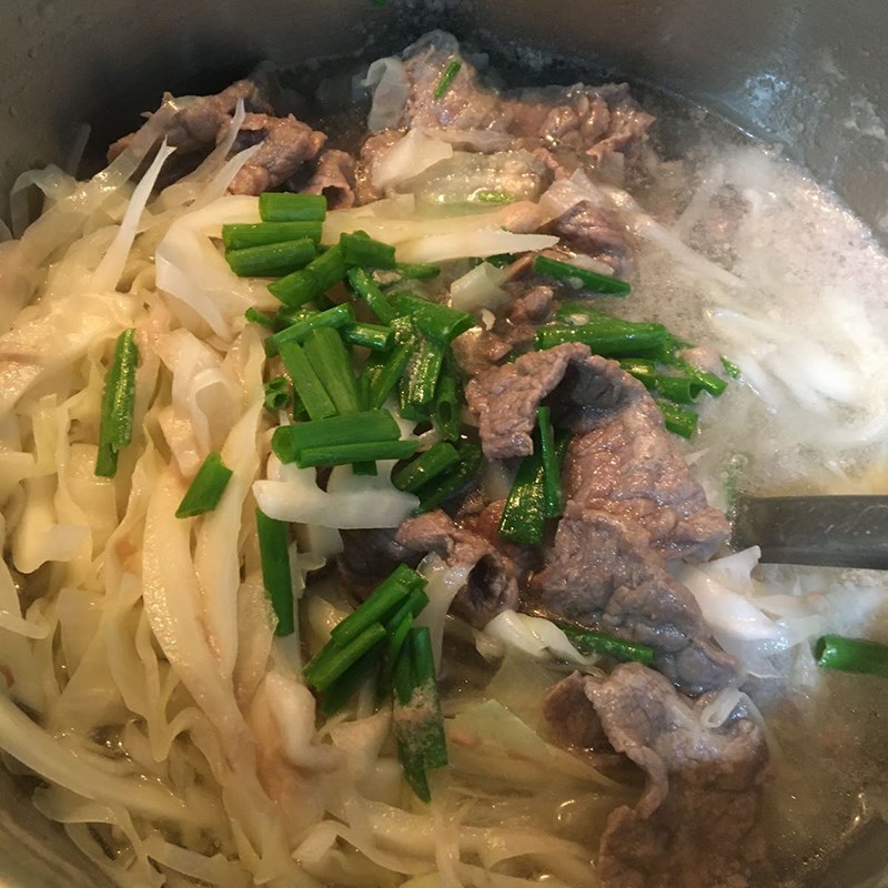 Step 3 Cook the beef cabbage soup
