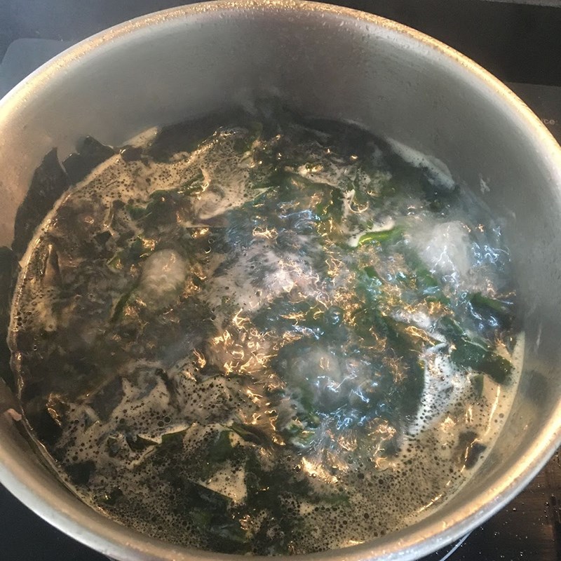 Step 2 Cook Seaweed Soup with Pork Bones