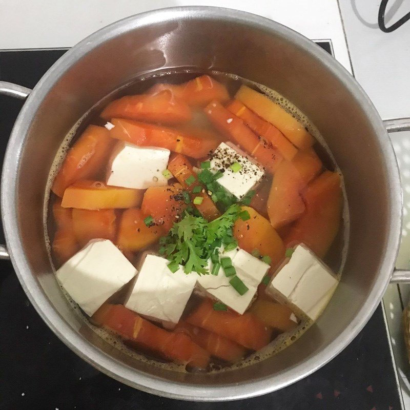 Step 2 Cooking vegetarian papaya soup
