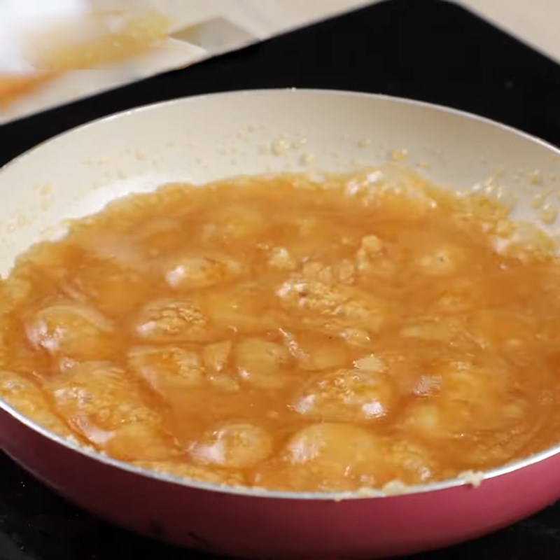 Step 1 Cooking palm sugar for Thai-style roasted peanuts