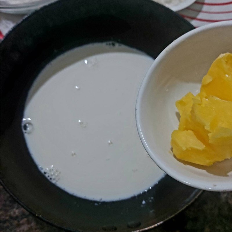 Step 1 Cook the butter and milk mixture for Custard-filled Bread