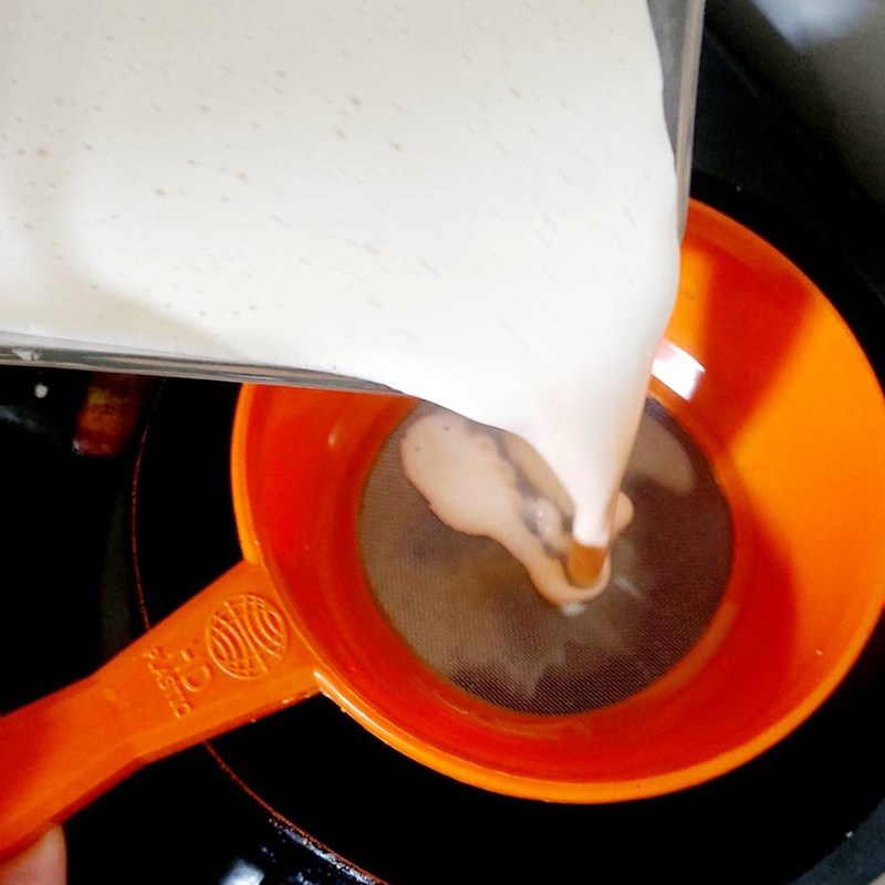 Step 3 Cooking the egg milk filling Custard bread