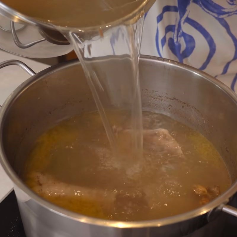 Step 5 Cooking the broth for Duck Noodle with Dried Bamboo Shoots