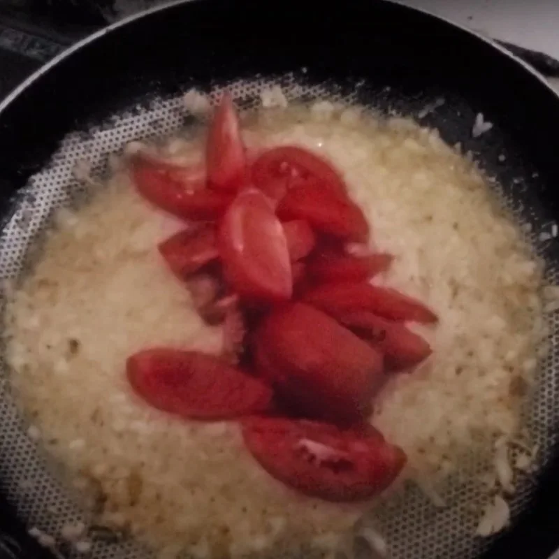 Step 3 Cook the broth for grilled fish