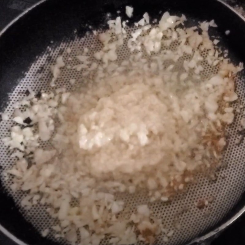 Step 3 Cook the broth for grilled fish