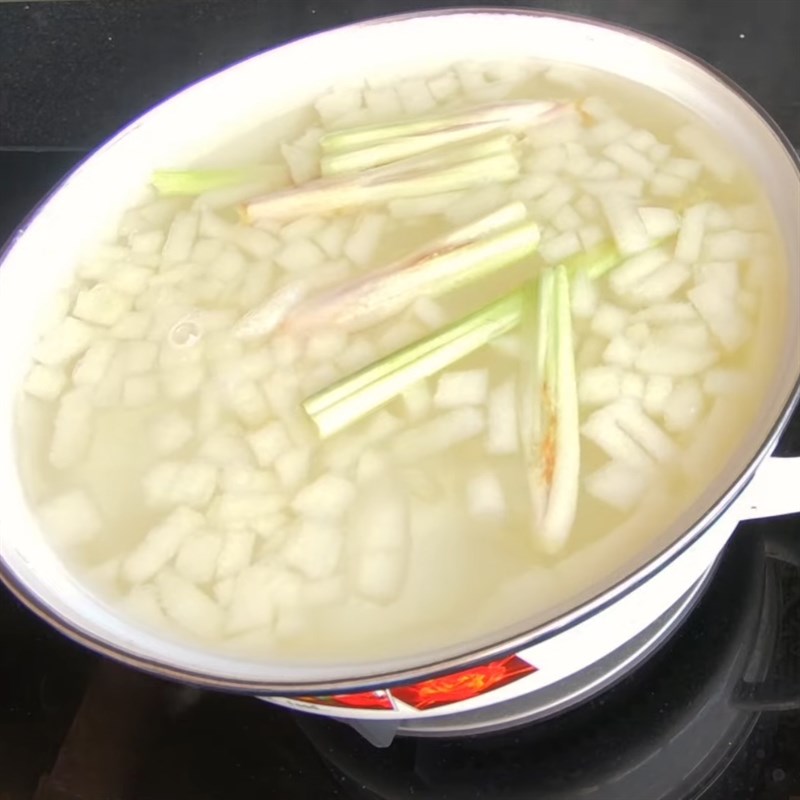 Step 2 Cook the Pear with Lemon Grass Pear Lemon Grass Drink