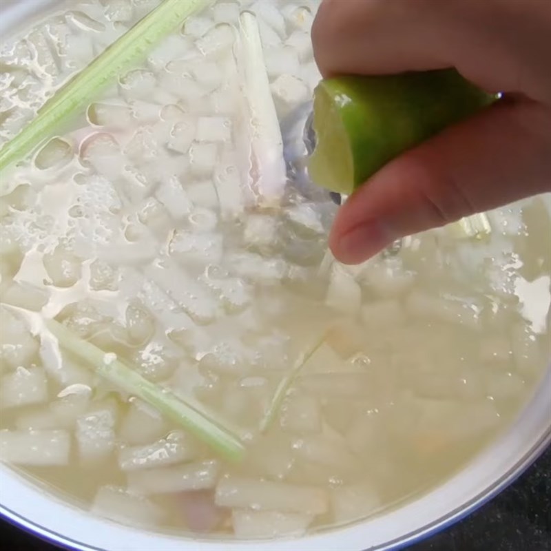 Step 2 Cook the Pear with Lemon Grass Pear Lemon Grass Drink