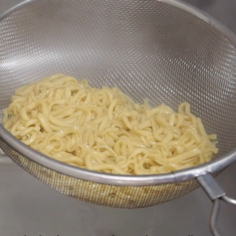 Step 8 Cook the soy sauce and boil the noodles Tori Paitan Ramen