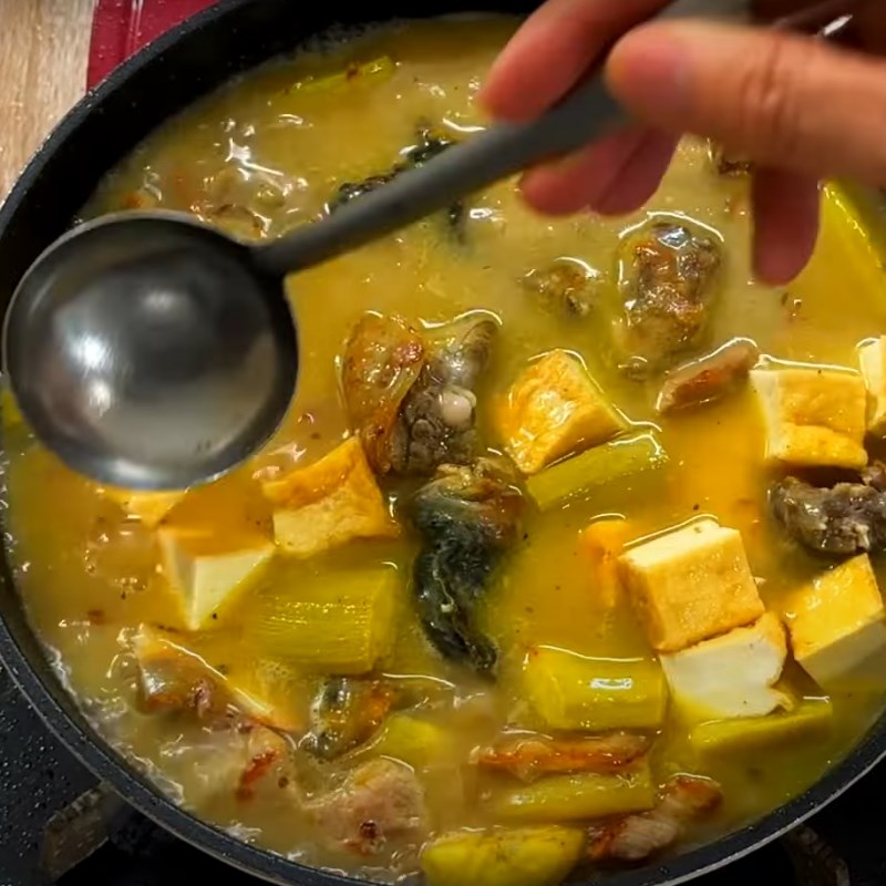 Step 4 Stewing Turtle stew with banana and tofu