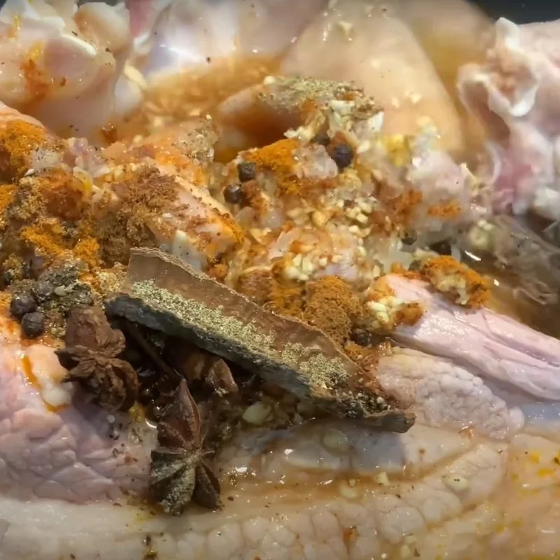 Step 4 Cook the braised pork Bread with braised pork