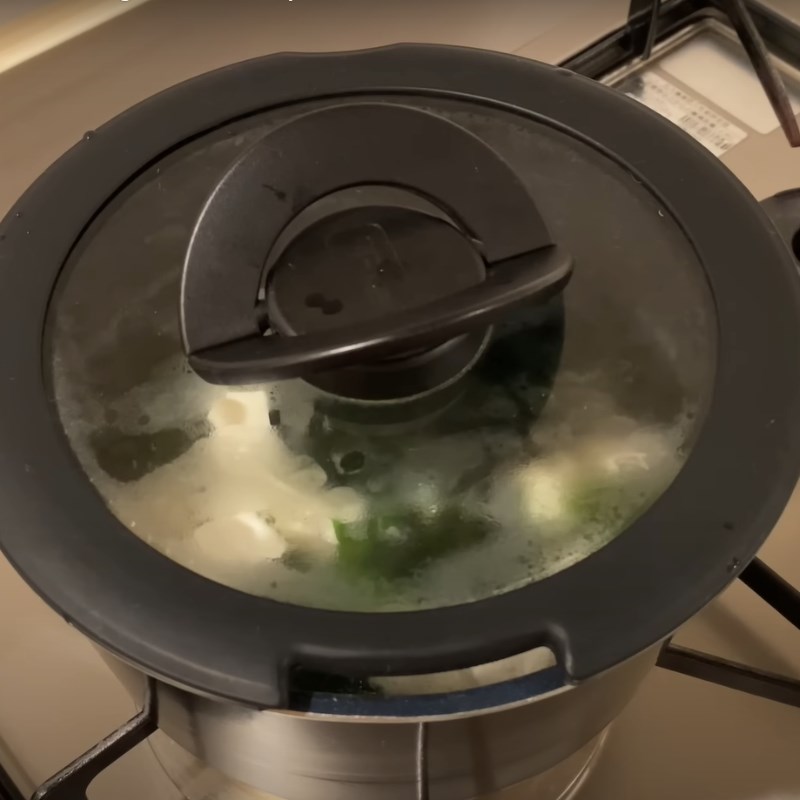Step 2 Cooking Miso Soup Tofu Seaweed Miso Soup