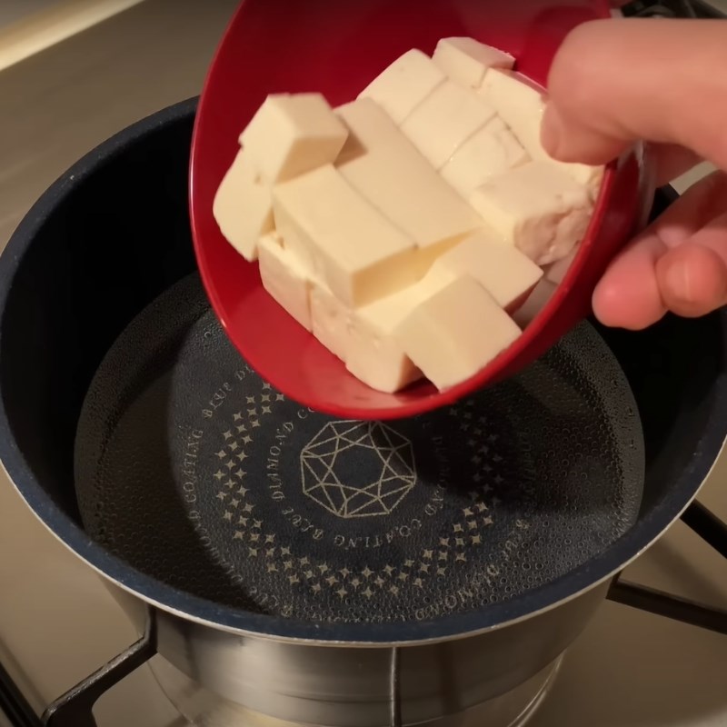 Step 2 Cooking Miso Soup Tofu Seaweed Miso Soup